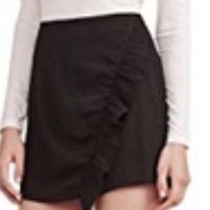 NWT- cupcakes and cashmere skirt sz 4 black